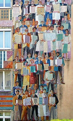 Mosaik auf der Fassade des Franz-Novy-Hofs in Wien
