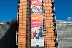 ESSR-Banner am Gebude der EU-Kommission in Brssel