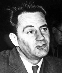 "Teddy" Prager (1917-1986) studierte in der Emigration in England Wirtschaftswissenschaften und kam 1945 als Mitarbeiter der KP wieder nach sterreich.