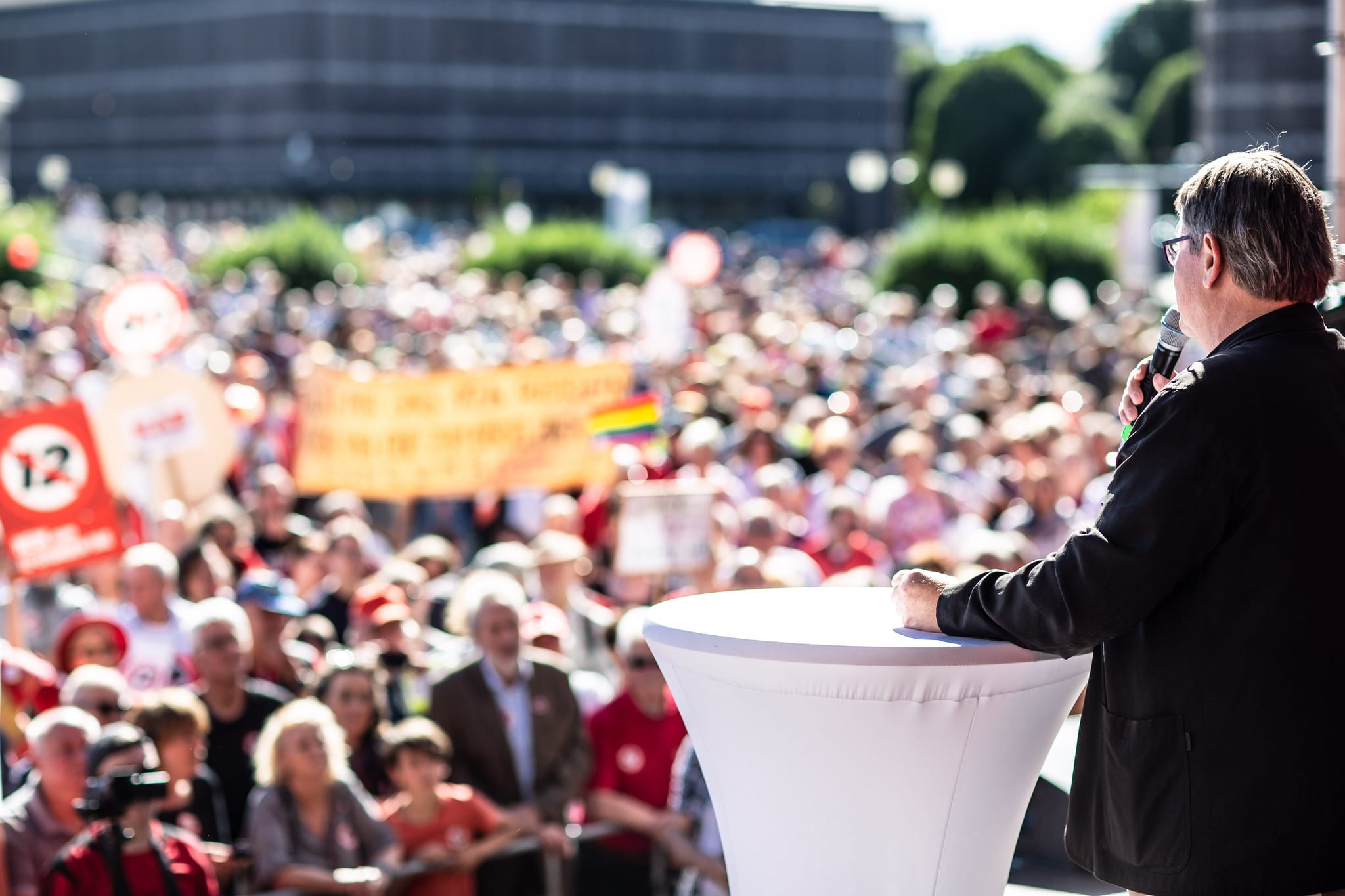 Foto von der Demonstration gegen den 12-Stunden-Tag