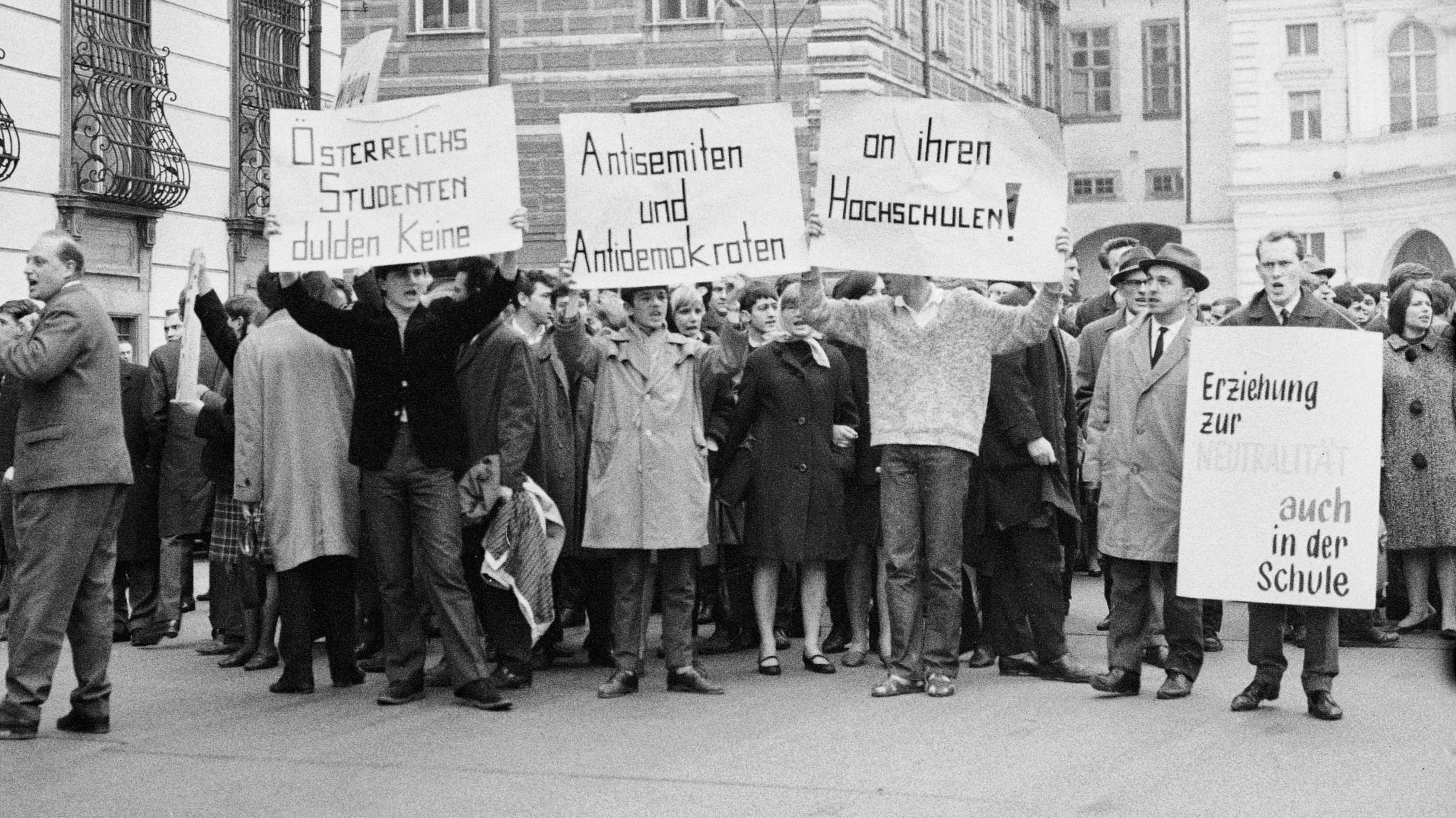 Revolution light Arbeit&Wirtschaft