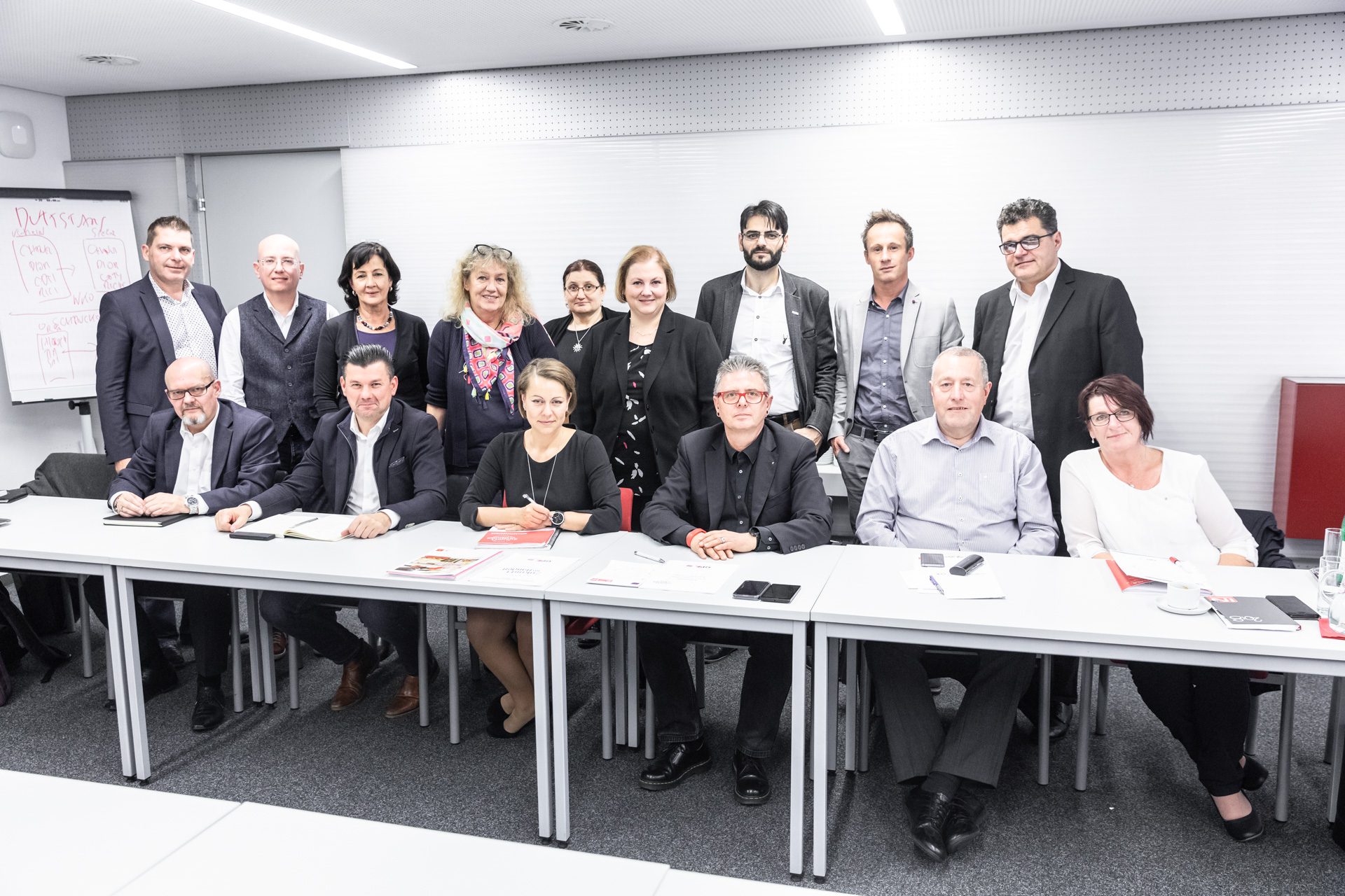 Gruppenfoto der VerhandlerInnen des Handels-Kollektivvertrags