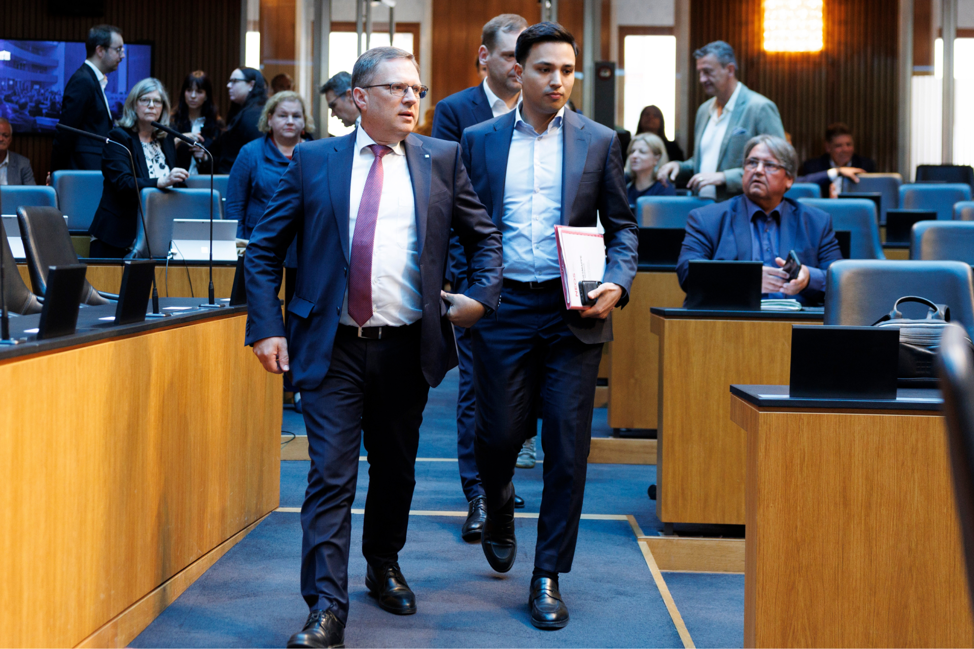 Nationalratabgeordneter August Wöginger (ÖVP) und Nationalratabgeordneter Yannick Shetty (NEOS) stellten die "größte Pensionsreform der letzten 20 Jahre" vor. | © Tobias Steinmaurer / picturedesk.com