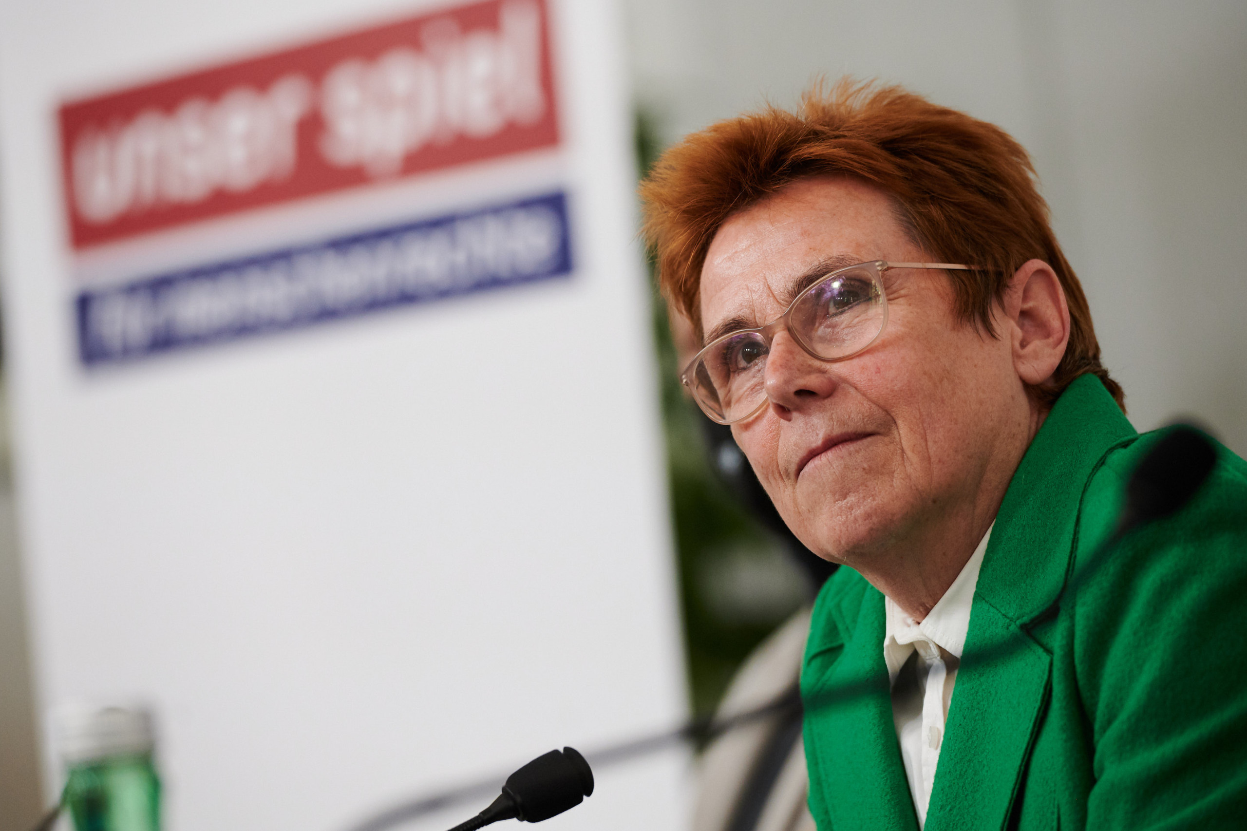 Barbara Helige, Präsidentin der österreichischen Liga für Menschenrechte,spricht über die Menschenrechtsverletzungen bei der Fußball-WM in Katar.