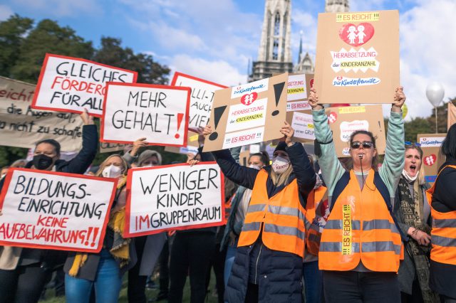 Demonstration für den Ausbau der Elementarpädagogik.