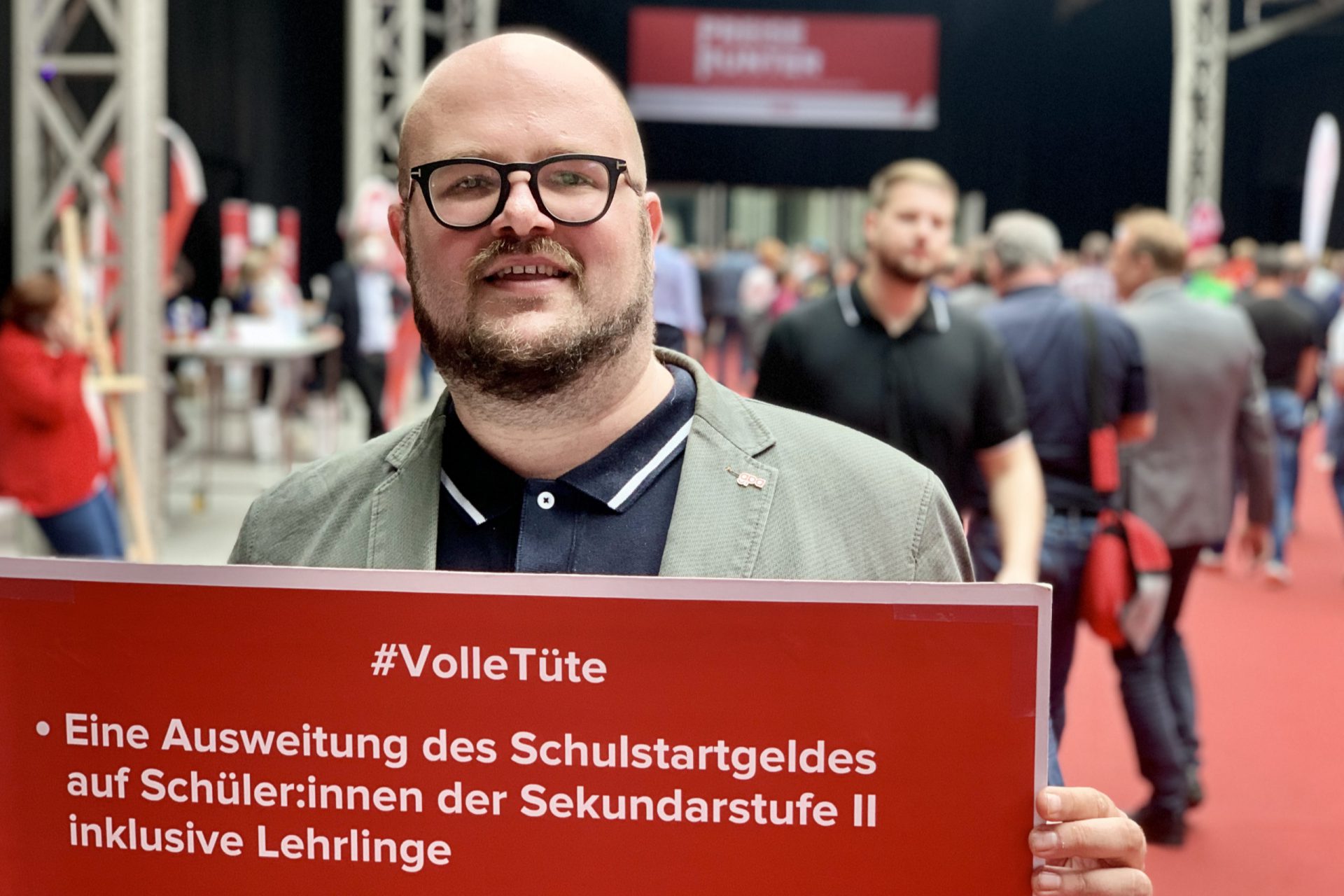 Christian Hofmann Portrait. Interview auf der BR-Versammlung zu Inflation, den KV-Verhandlungen und den Forderungen der Arbeitnehmer.