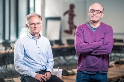 Portrait von Markus Marterbauer und Martin Schürz beim Interview über neoliberale Wirtschaftspolitik.