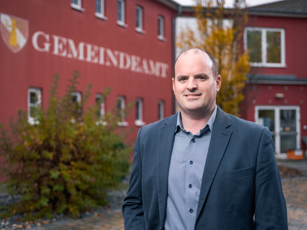  Portrait vpn René Zonschits, Vizebürgermeister von Angern an der March. Symbolbild Gemeinde pleite.