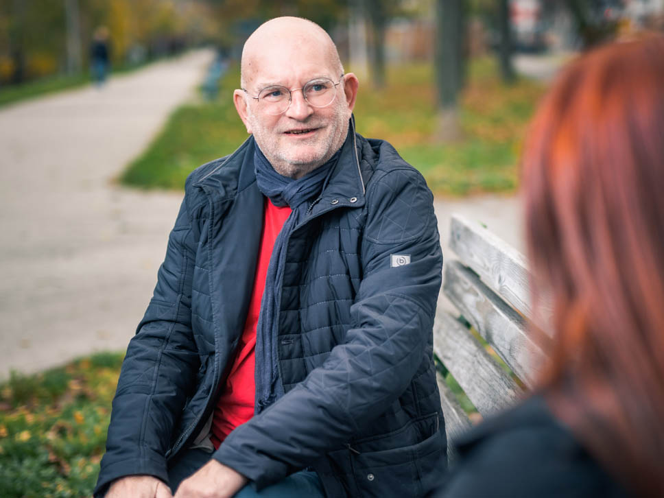 Portrait von Heinz Rammel, Zentralbeitriebsrat des AMS. Im Gespräch über die Arbeitsmarktpolitik und das Budget 2023.