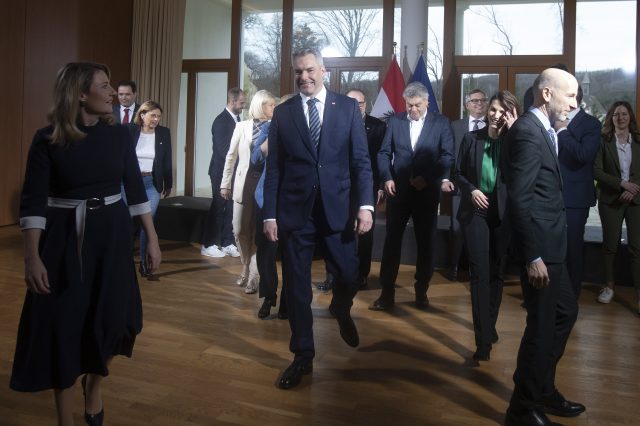 Die Bundesregierung auf einem Pressetermin nach der Regierungsklausur. Symbolbild für die wenig lösungsorientierten Ergebnisse der Klausur.