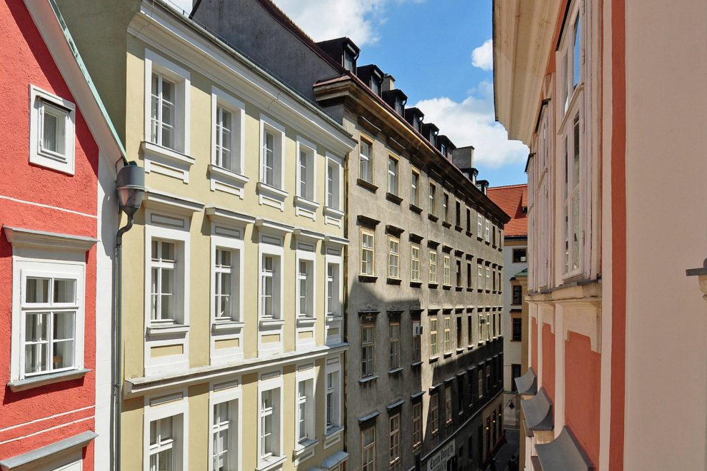 Altbau in Wien. Symbolbild für Wohnen in Österreich.