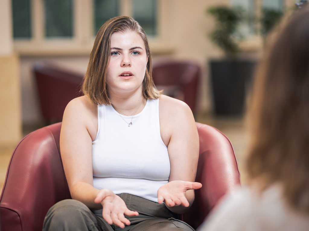 Elena Macura im Interview über die Mediennutzung der Jugend. 