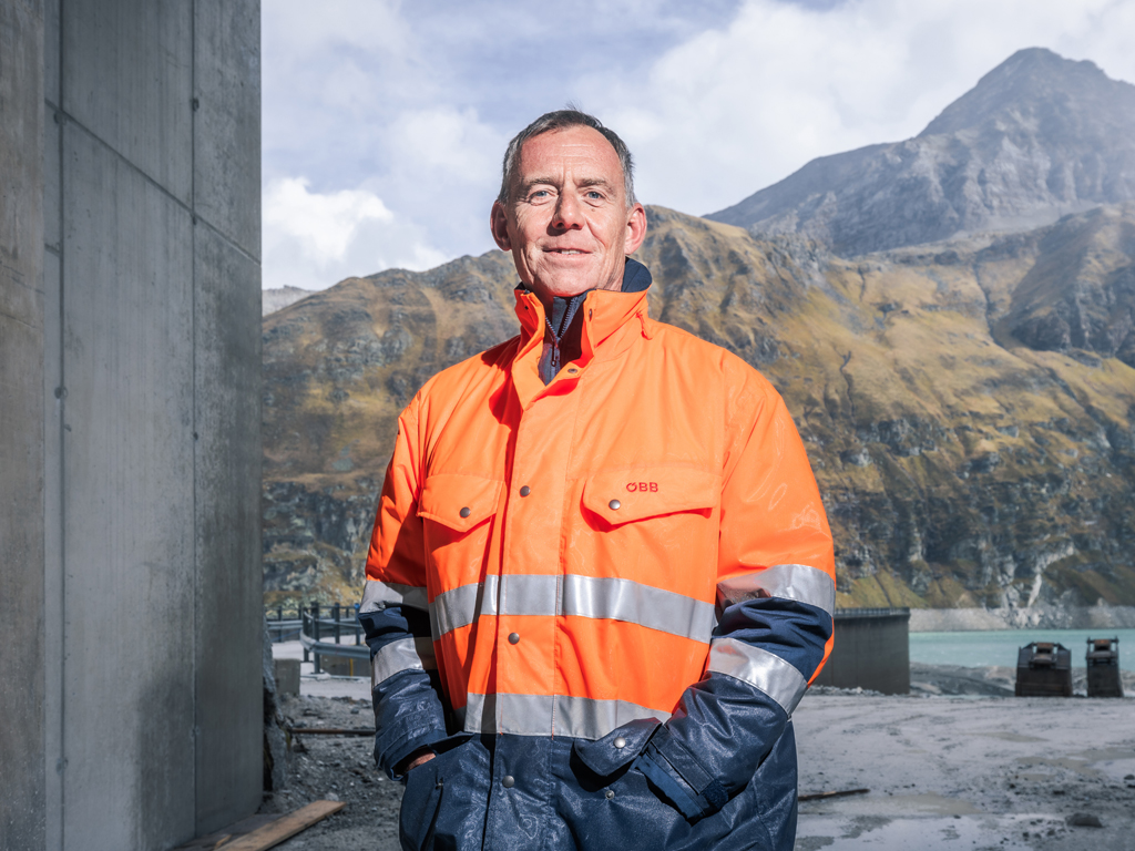 Porträt Günter Blumtahler vor dem Tauernmoossee