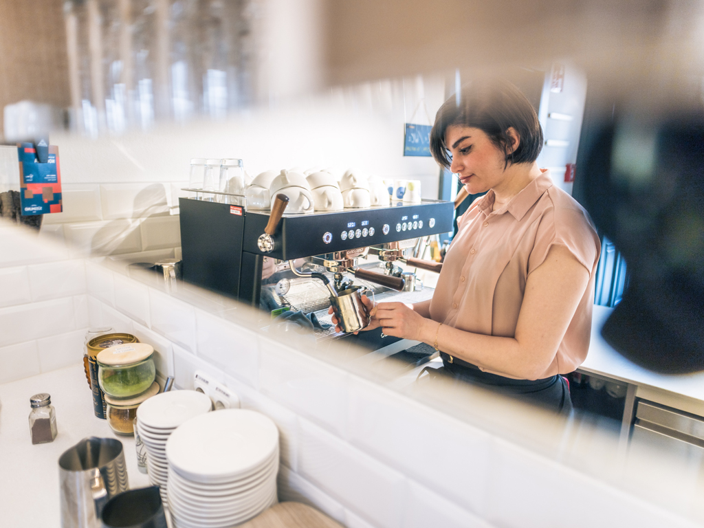 Das Café Gutmut in Linz. Ein Café für gehörlose Menschen.
