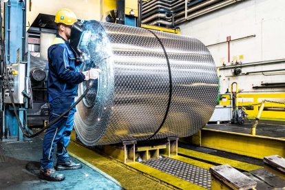 Ein Walzwerk des Aluminium-Unternehmens AMAG.