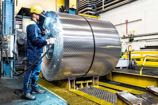 Ein Walzwerk des Aluminium-Unternehmens AMAG.