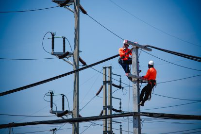 Die Elektro- und Elektronikindustrie startet in die Verhandlungen der Frühjahreslohnrunde. Geld, aber auch Arbeitszeit werden treibende Themen sein. | © Adobe Stock/Sawat
