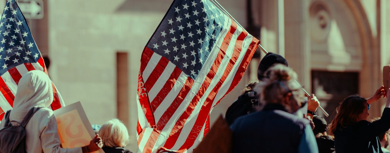 Gewerkschaften und Arbeitnehmer:innen kämpfen in den USA für Demokratie und Arbeitsrechte.