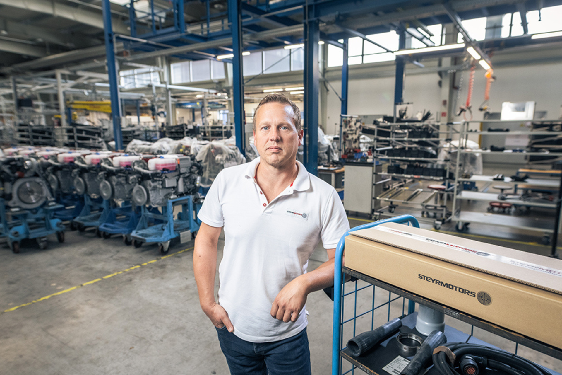 Betriebsrat Martin Brandner in der Werkstatt. Er schaut bezüglich der Aufrüstung in Österreich positiv in die Zukunft.