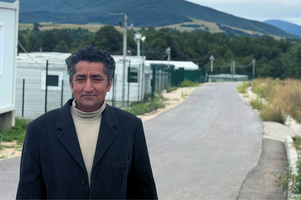 Seit über zehn Jahren machen sich Geflüchtete auf den Weg und versuchen, über die Balkanroute in die EU zu gelangen. So auch Padam aus Indien. | © Dennis Miskić