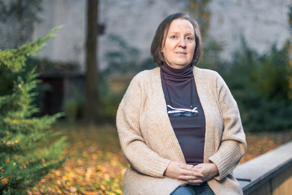 Patrizia Seper musste aufgrund ihrer ME/CFS-Erkrankung ihren Job aufgeben: „Ich hätte nie gedacht, dass ich mein Leben einmal nicht mehr selbst finanzieren kann." Symbolbild für Armutsgefährdung in Österreich