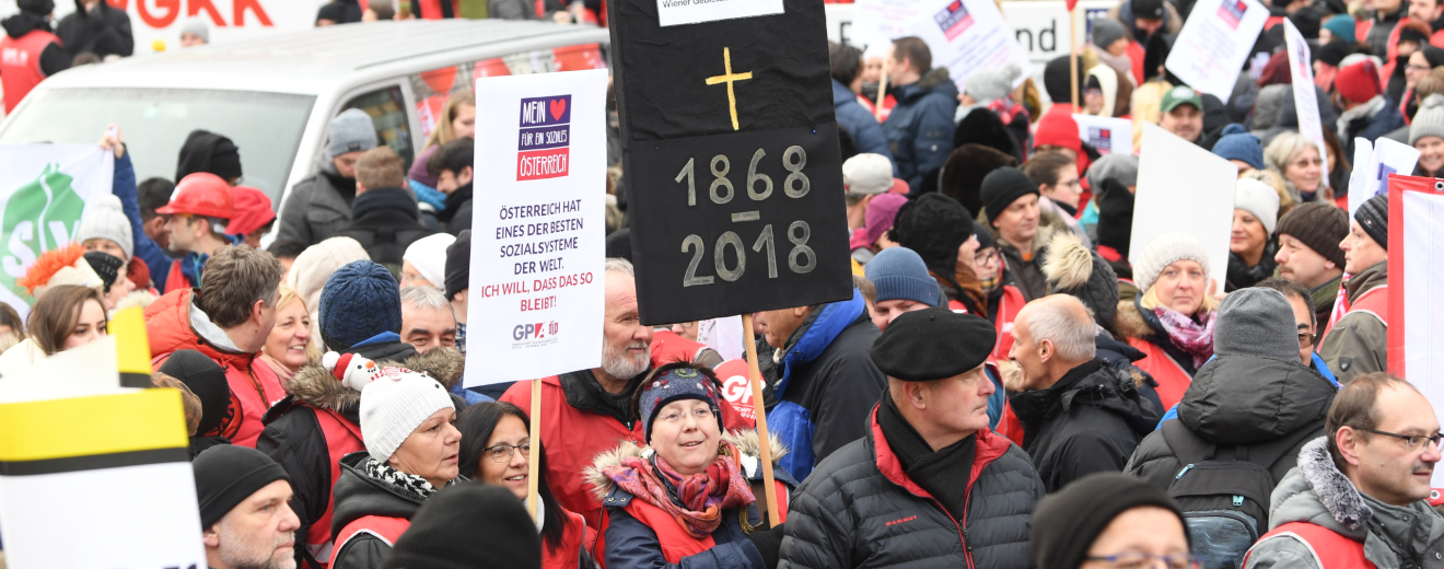 Eine Protestkundgebung gegen die Sozialversicherungsreform mit dem Titel "Es steht viel auf dem Spiel: unsere Sozialversicherung!" am Mittwoch, 12. Dezember 2018, in Wien. Symbolbild für die Sozialversicherung.
