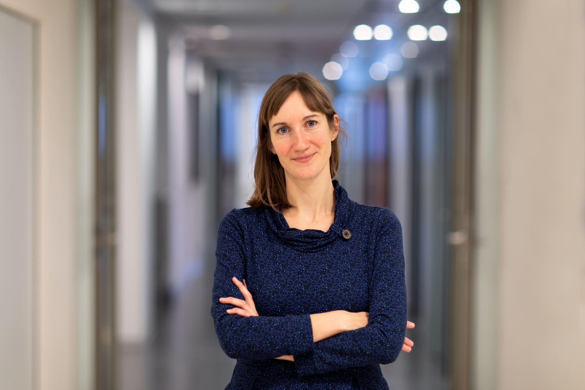 Julia Hofmann ist Referentin für soziale Ungleichheit und Verteilungsfragen sowie Arbeit und Arbeitsbeziehungen in der Abteilung Wirtschaftswissenschaft der AK Wien.