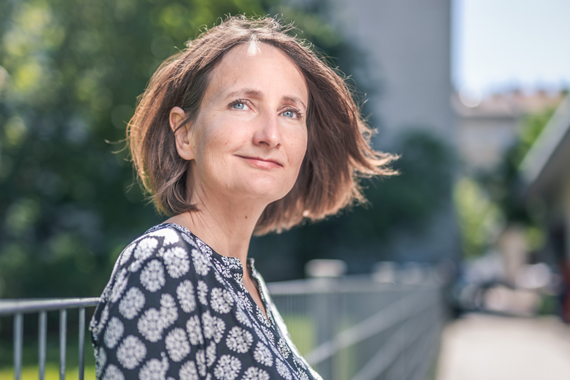 Der zunehmende geopolitische Einfluss Chinas brachte die EU dazu, wieder auf den Bergbau zu setzen, erklärt Rohstoff-Expertin Karin Küblböck von der ÖFSE.