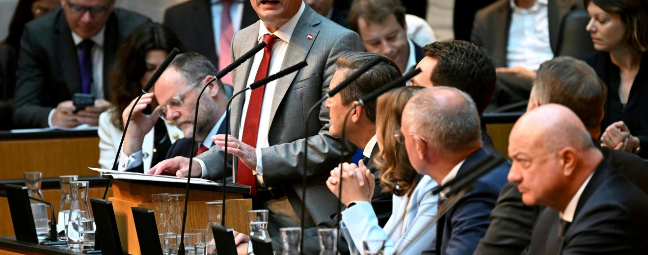 Finanzminister Markus Marterbauer hält die Rede zum Doppelbudget 2027/28.