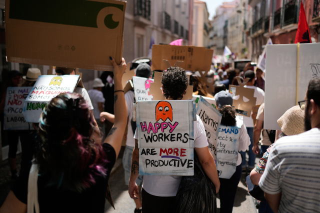 Ein Arbeitnehmer:innen-Protest im Juni in Lissabon legt die Stadt lahm. Grund ist die Arbeitsrechtsreform , die in der Regierung diskutiert wird.